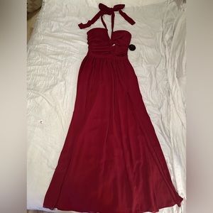 Hot Miami styles, Beautiful burgundy dress.